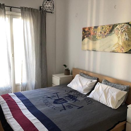Cosy Apartment In Metaxourgeio 아테네 외부 사진