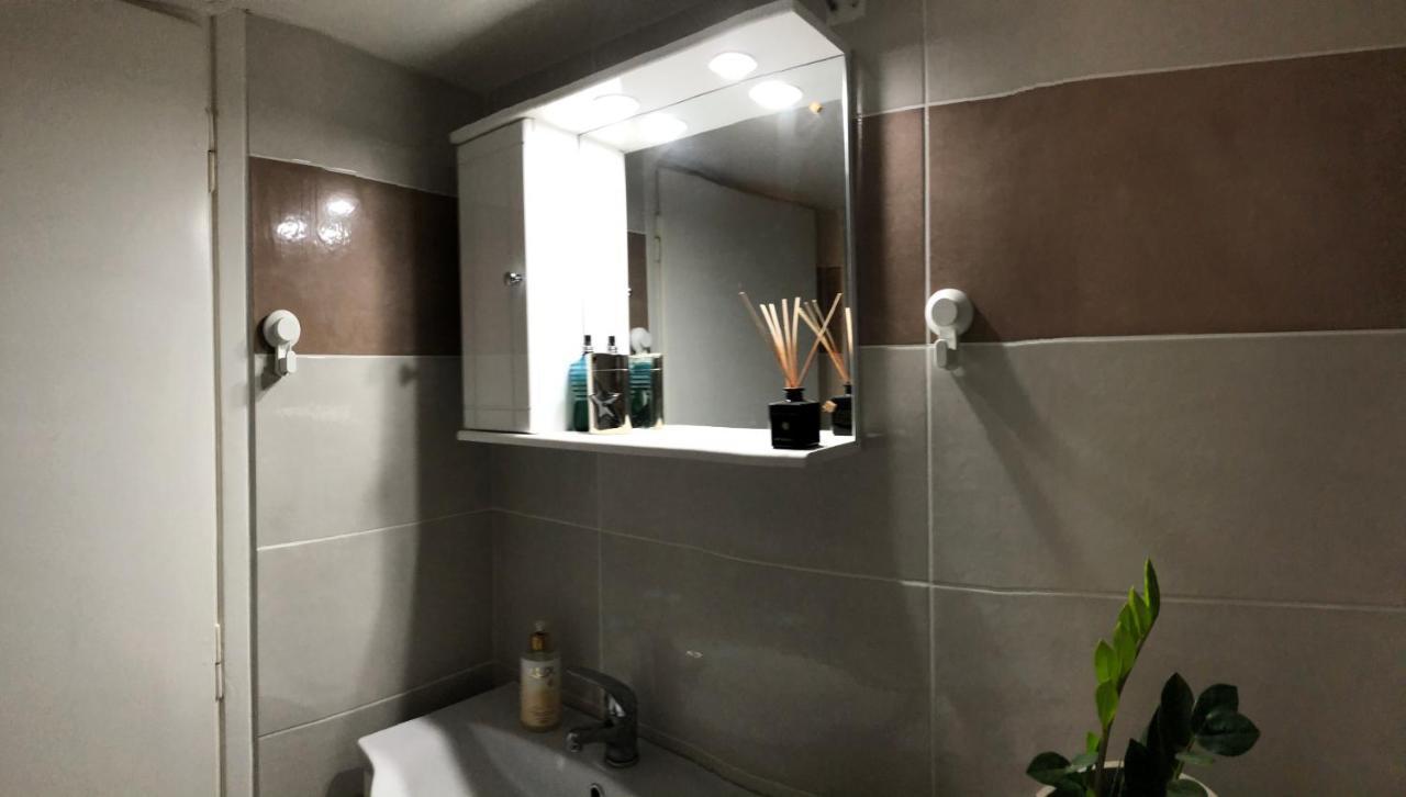 Cosy Apartment In Metaxourgeio 아테네 외부 사진