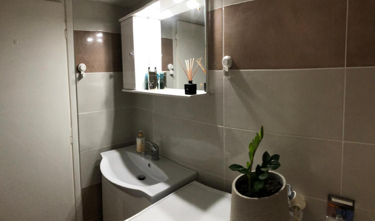 Cosy Apartment In Metaxourgeio 아테네 외부 사진