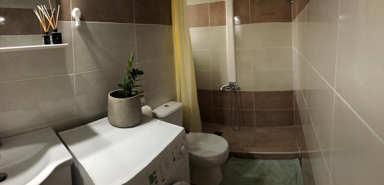 Cosy Apartment In Metaxourgeio 아테네 외부 사진